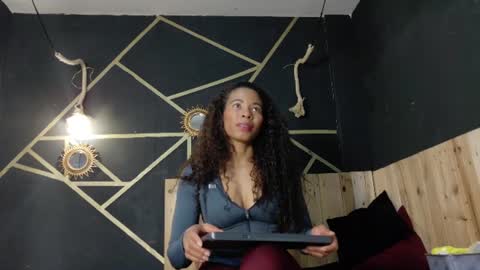 amara_vex online show from July 6, 12:35 pm
