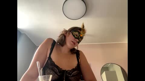 Snapshot of amaraelise chatting on January 26, 2:30 pm Amara Elise online show from January 26, 2:30 pm