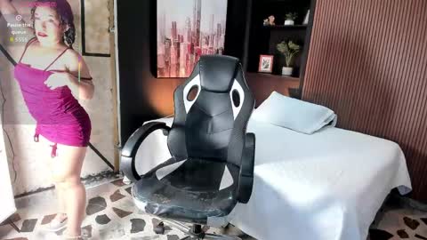 Snapshot of amaragrey_ chatting on June 1, 7:59 pm Amara online show from June 1, 7:59 pm
