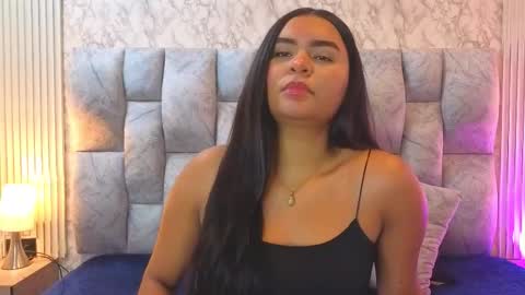 amarahanks_ online show from November 19, 7:25 pm