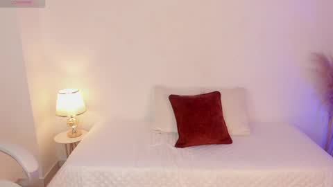 Snapshot of amaraht_ chatting on February 20, 1:46 am Amara online show from February 20, 1:46 am