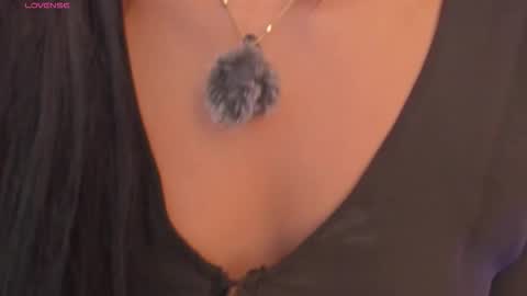 Snapshot of amaraht_ chatting on November 15, 4:10 am Amara online show from November 15, 4:10 am