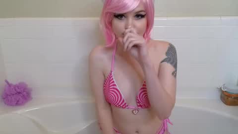 Snapshot of amaramoonglow chatting on November 28, 10:01 pm Amara online show from November 28, 10:01 pm