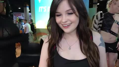 Snapshot of amaramoonglow chatting on April 10, 10:14 pm Amara online show from April 10, 10:14 pm