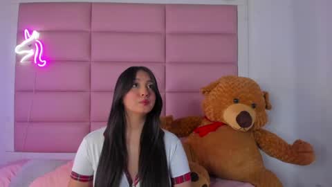 Snapshot of amaranttaylunay chatting on May 28, 7:33 pm amaranttaylunay online show from May 28, 7:33 pm