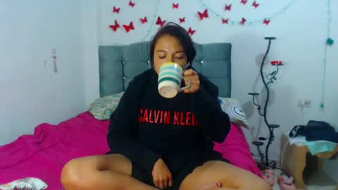 Amara Julia online show from March 12, 5:57 am