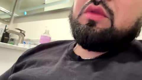 Snapshot of amatoy23000 chatting on October 20, 7:31 am amatoy23000 online show from October 20, 7:31 am