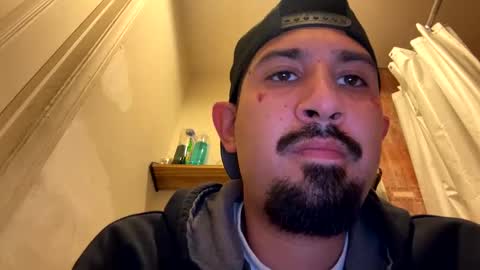 Snapshot of amature59 chatting on January 13, 3:34 am Jamesy online show from January 13, 3:34 am