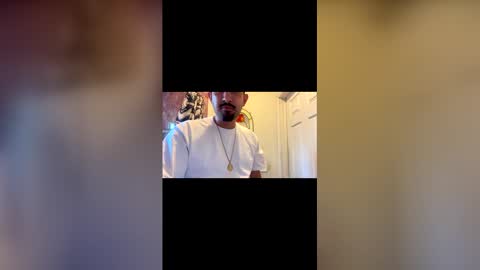 Snapshot of amature59 chatting on December 3, 10:30 pm Jamesy online show from December 3, 10:30 pm