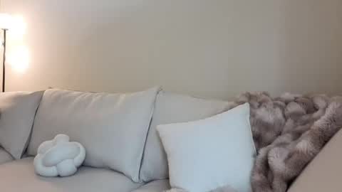 amaya_floress online show from May 9, 2:22 pm