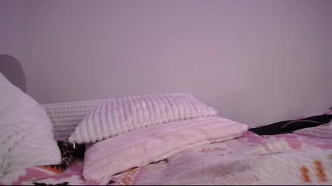 amazing_agness online show from March 10, 8:48 am