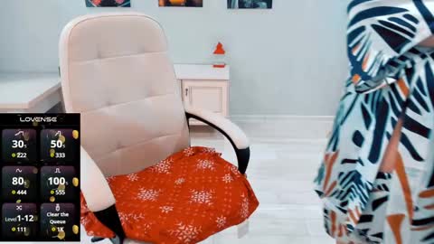 Snapshot of amazing_alina chatting on February 19, 3:16 pm Alina online show from February 19, 3:16 pm