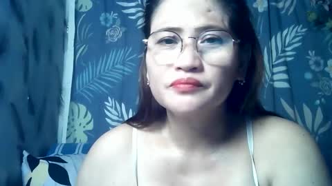 Snapshot of amazing_angel22 chatting on October 6, 4:37 pm amazing angel online show from October 6, 4:37 pm