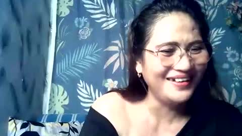Snapshot of amazing_angel22 chatting on October 16, 9:49 pm amazing angel online show from October 16, 9:49 pm