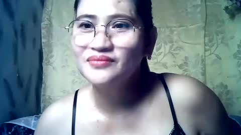 Snapshot of amazing_angel22 chatting on October 20, 7:47 pm amazing angel online show from October 20, 7:47 pm