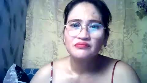 Snapshot of amazing_angel22 chatting on October 22, 3:18 am amazing angel online show from October 22, 3:18 am