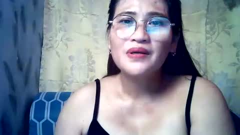 Snapshot of amazing_angel22 chatting on October 28, 3:10 am amazing angel online show from October 28, 3:10 am