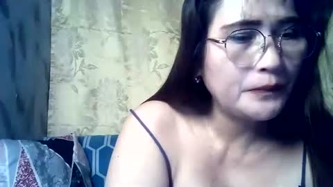 Snapshot of amazing_angel22 chatting on November 4, 9:03 pm amazing angel online show from November 4, 9:03 pm