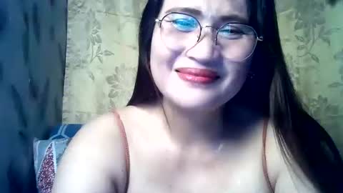 Snapshot of amazing_angel22 chatting on November 5, 5:57 pm amazing angel online show from November 5, 5:57 pm