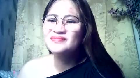 Snapshot of amazing_angel22 chatting on November 23, 5:02 pm amazing angel online show from November 23, 5:02 pm