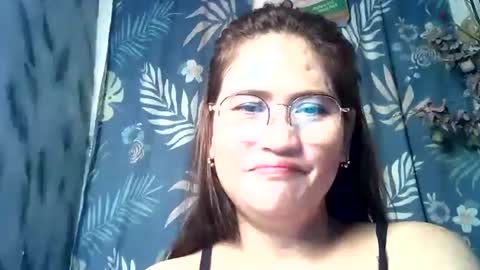 Snapshot of amazing_angel22 chatting on December 2, 6:47 pm amazing angel online show from December 2, 6:47 pm