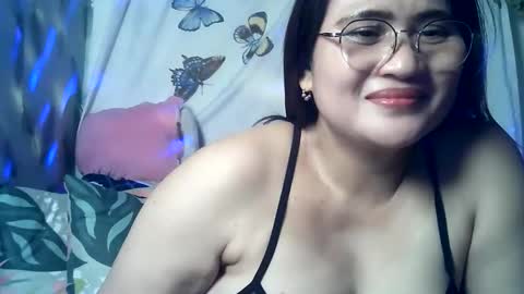 Snapshot of amazing_angel22 chatting on March 29, 3:45 pm amazing angel online show from March 29, 3:45 pm