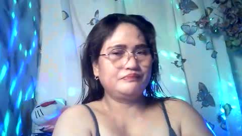 Snapshot of amazing_angel22 chatting on April 2, 2:58 pm amazing angel online show from April 2, 2:58 pm