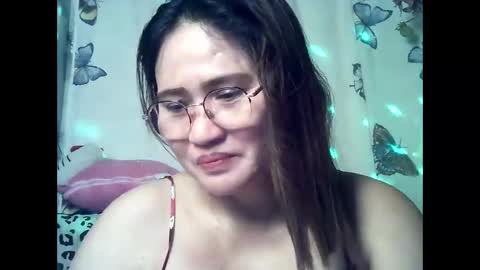 Snapshot of amazing_angel22 chatting on April 10, 6:56 pm amazing angel online show from April 10, 6:56 pm