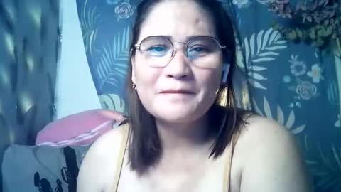 Snapshot of amazing_angel22 chatting on April 12, 4:56 pm amazing angel online show from April 12, 4:56 pm