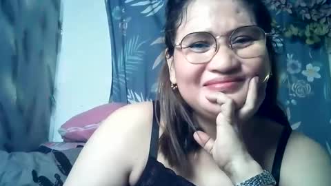 Snapshot of amazing_angel22 chatting on April 14, 9:48 am amazing angel online show from April 14, 9:48 am