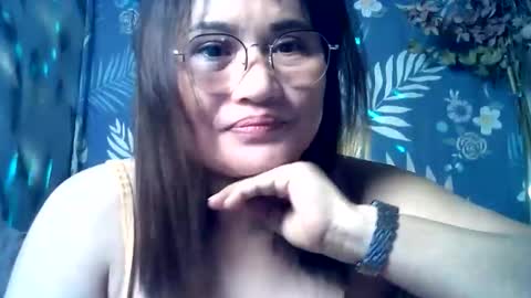 Snapshot of amazing_angel22 chatting on May 20, 9:32 pm amazing angel online show from May 20, 9:32 pm