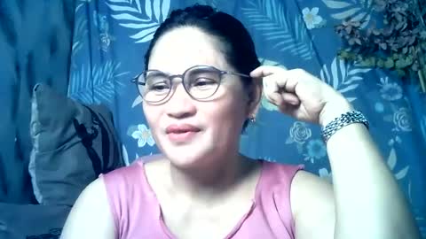 Snapshot of amazing_angel22 chatting on June 15, 12:24 am amazing angel online show from June 15, 12:24 am