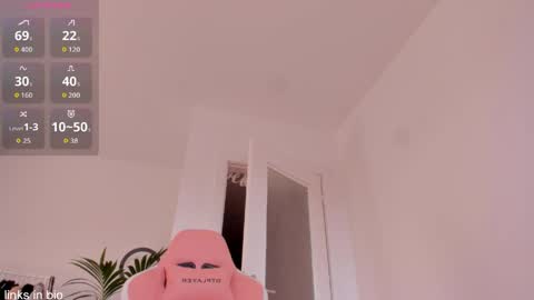 Snapshot of amazing_roxana chatting on May 30, 5:43 pm Roxy online show from May 30, 5:43 pm