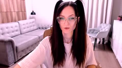 Snapshot of amazingeyes89 chatting on October 20, 10:16 am Izza online show from October 20, 10:16 am