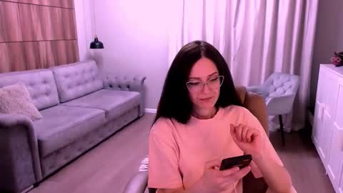 Snapshot of amazingeyes89 chatting on April 16, 9:54 am Izza online show from April 16, 9:54 am