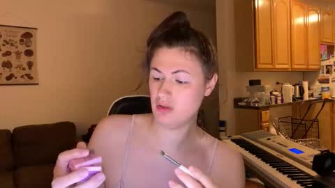 amazon_astrid online show from March 21, 9:51 pm