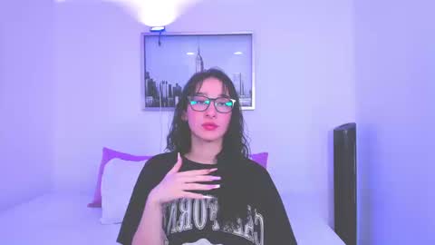 ambar_bloom online show from March 12, 3:18 pm