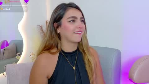 Snapshot of ambar_carterr chatting on May 16, 5:37 am Ambar online show from May 16, 5:37 am