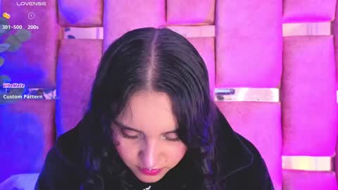 Snapshot of ambar_devon chatting on November 13, 6:29 pm online show from November 13, 6:29 pm