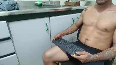 Snapshot of ambar_mds chatting on November 14, 3:11 pm Sebas online show from November 14, 3:11 pm