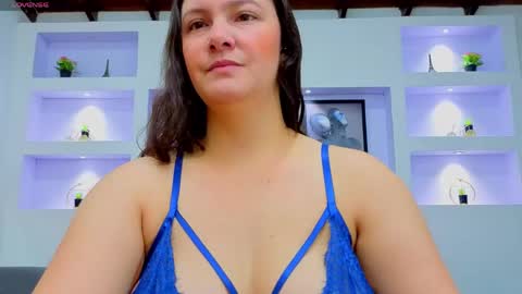 Snapshot of ambar_sex10 chatting on June 5, 11:38 am Ambar online show from June 5, 11:38 am