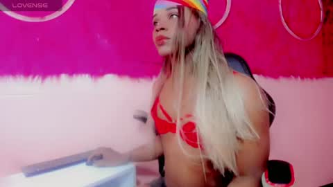 Snapshot of ambar_temptation chatting on June 20, 7:16 pm ambar_temptation online show from June 20, 7:16 pm