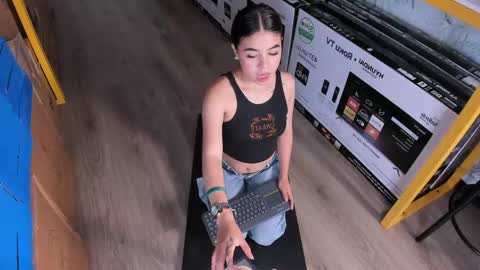 Snapshot of ambarina_ chatting on May 7, 11:37 am Ambarina online show from May 7, 11:37 am