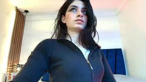 Snapshot of ambarlee_ chatting on July 11, 12:19 pm AMBAR LEE online show from July 11, 12:19 pm