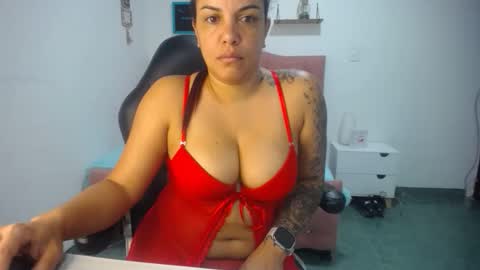 Snapshot of ambarmilf09 chatting on September 18, 7:27 pm ambarmilf09 online show from September 18, 7:27 pm
