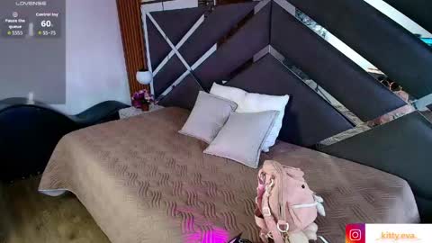 Ambar Ross online show from May 26, 1:40 pm