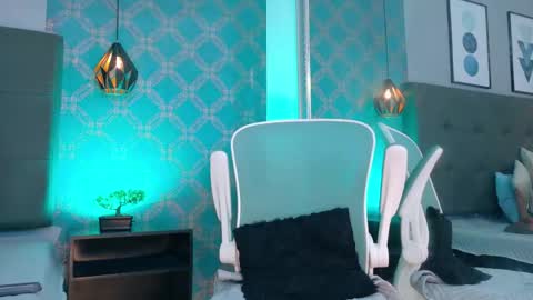 Snapshot of ambarroberts chatting on May 5, 4:15 pm Ambar online show from May 5, 4:15 pm