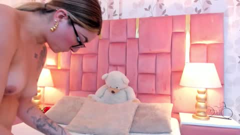 AmbarSantany  online show from February 11, 9:20 pm