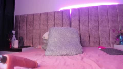 Snapshot of ambeer_fox_ chatting on June 4, 2:34 pm Amber online show from June 4, 2:34 pm