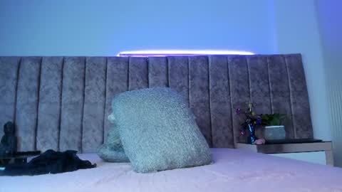 Snapshot of ambeer_fox_ chatting on June 10, 1:32 pm Amber online show from June 10, 1:32 pm
